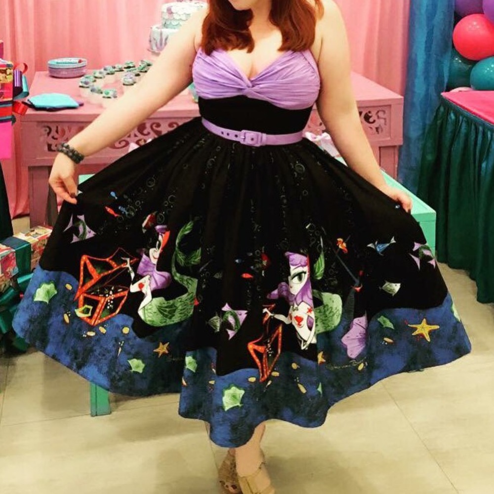PINUP GIRL LYDIA DRESS IN MERMAID BORDER PRINT